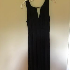 Maternity LBD sleeveless with hi-like hem